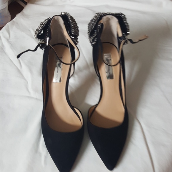 Shoes - Picture 6 of 8